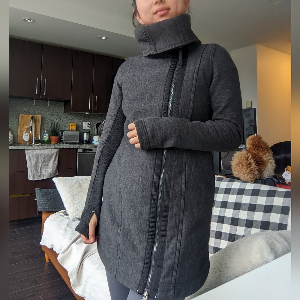 Lululemon cowl neck jacket size Small